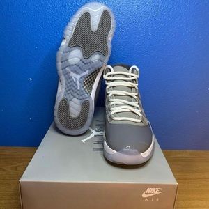 Cool grey 11